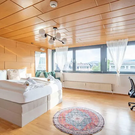 Апартаменты Am Hbf Mit 2 Schlafzimmern Und Sky