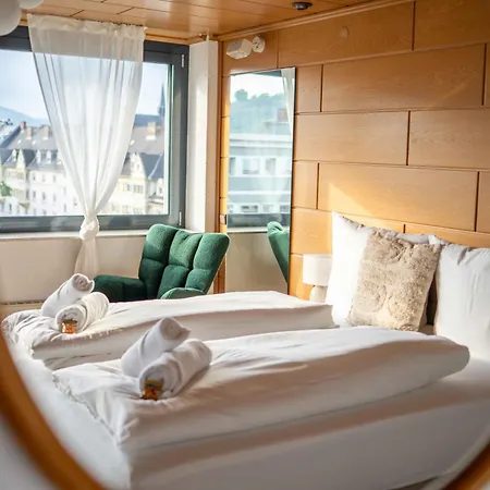 Am Hbf Mit 2 Schlafzimmern Und Sky *