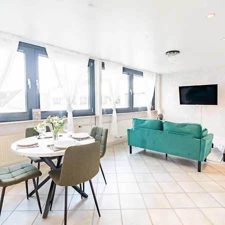 Апартаменты Am Hbf Mit 2 Schlafzimmern Und Sky *