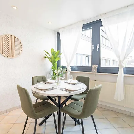 Апартаменты Am Hbf Mit 2 Schlafzimmern Und Sky Кобленц