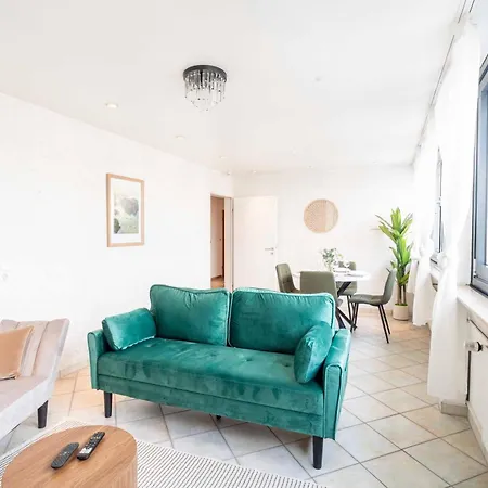 Апартаменты Am Hbf Mit 2 Schlafzimmern Und Sky *