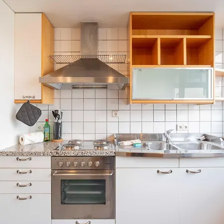 Апартаменты Am Hbf Mit 2 Schlafzimmern Und Sky