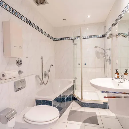 Am Hbf Mit 2 Schlafzimmern Und Sky Апартаменты *