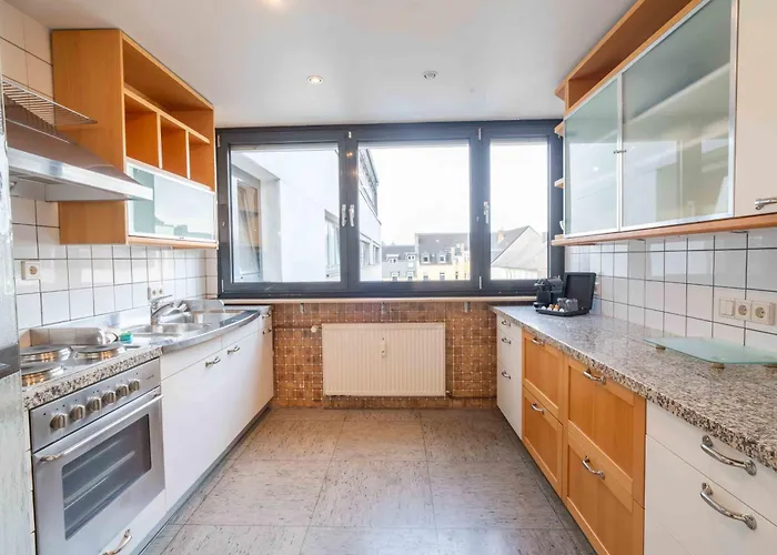 Am Hbf Mit 2 Schlafzimmern Und Sky * Koblenz (Rhineland-Palatinate)